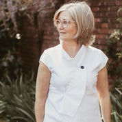 Elizabeth Drake Profile