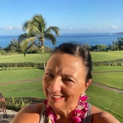 Michelle Tavares Vintage Shop Profile