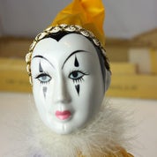 Fussbudget Vintage Profile