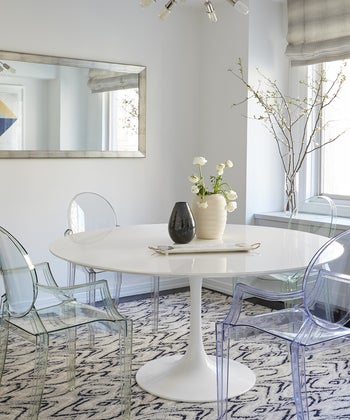 22 Ideas for Styling Acrylic Dining Chairs