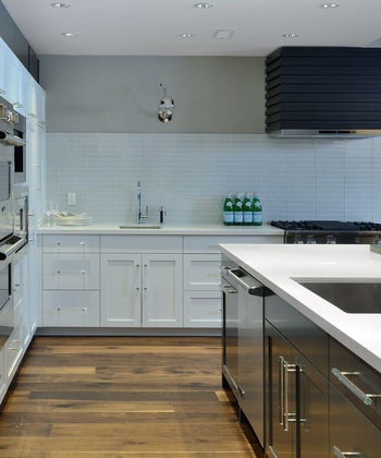 15+ Design Ideas for Kitchens Without Upper Cabinets