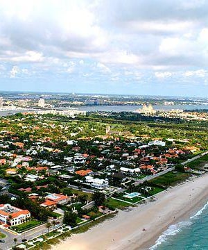 ANNIE SANTULLI IS INCLUDED IN THE 15 BEST INTERIOR DESIGNERS IN PALM BEACH