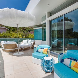 Beverly Hills Second Floor Terrace