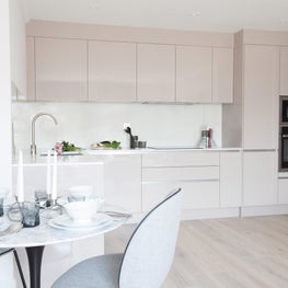 Central London refurbishment of 2 bedroom apartment including kitchen, 2 bathrooms, fully furnishing and decorating 