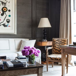 Organic sitting area with eclectic seating