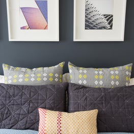 Art and Bedding Vignette 