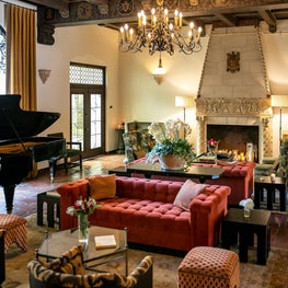 Villa Carlotta Lobby
