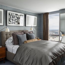 Mid-century Pied-a-Terre