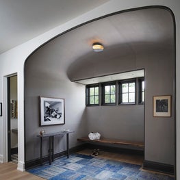 Modern Lakefront Home