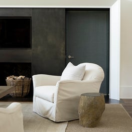 Southern Living Showhouse contemporary seating area