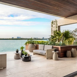 Outdoor oasis with modern furnishings