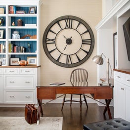 Every professional needs a home office that inspires productivity. 