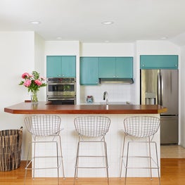 Pop-of-Color Kitchenette