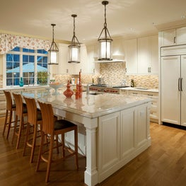 Large Family Kitchen in Farmhouse