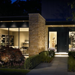 Modern Lakefront Residence