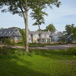 Rambling Shingle Style