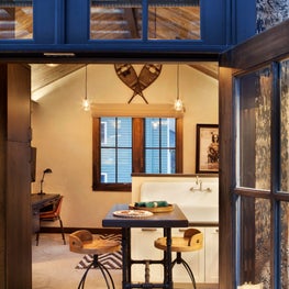 Mt. Barlow - Guest House