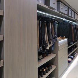 Bespoke walk in dressing room off master bedroom 