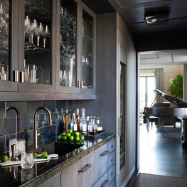 Bar - Downtown Triplex Apartment