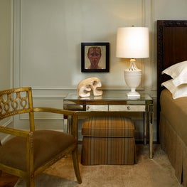 Chicago, Illinois Gold Coast Prewar Co-op Apartment