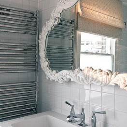 Hyde Park Townhouse: Children's Bathroom
