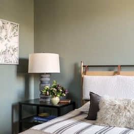 Black Gore Guest Room