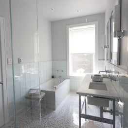 Hudson Street Brownstone/Modern Bathroom