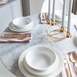 Open plan living / kitchen space in central London showflat 