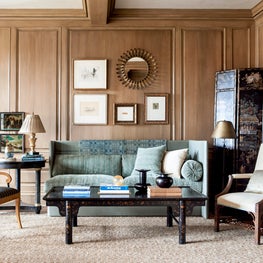 Relaxed paneled living room