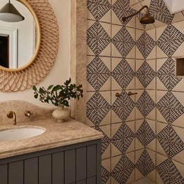 Bahamian Modern Colonial - Powder Bath