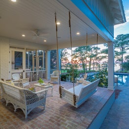 Classic Upscale Waterfront Cottage with Commanding View