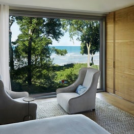 Modern Lakefront Home