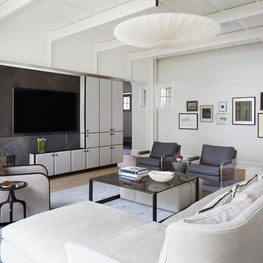 Modern Lakefront Home