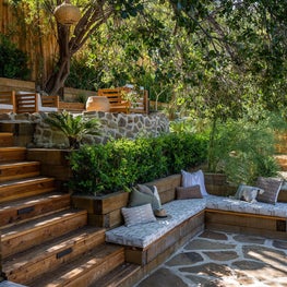 Hillside Oasis (Woodland Hills, CA)