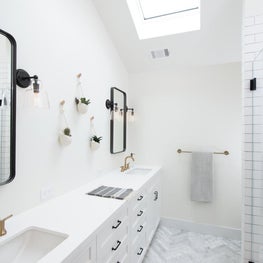 Beach Bungalow - Bright & Light Bath