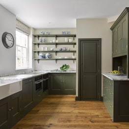 Plain English kitchen