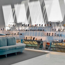 Louis Boston, shoe display with play of shadows