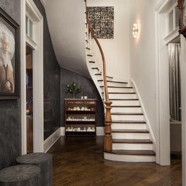 Greek Revival - Stairhall