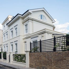 KENSINGTON TOWNHOUSE EXTERIOR GF ENTRANCE