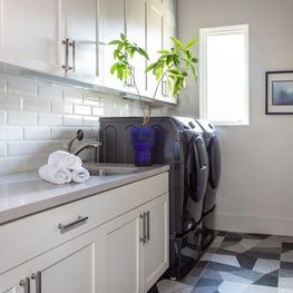 Portfolio: Striking blue and gray laundry room design