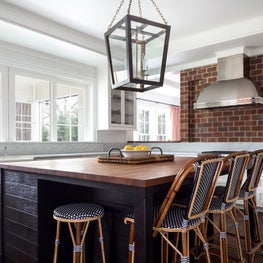 The perfect kitchen island. 