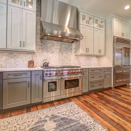 Lowcountry kitchen with neutral color palette and high end appliances