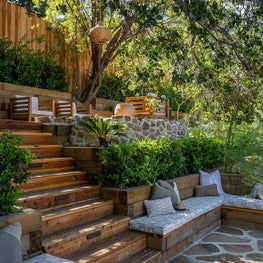 Hillside Oasis (Woodland Hills, CA)