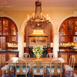 Classic American Georgian Kitchen