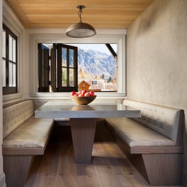 Mt. Barlow - Kitchen Nook