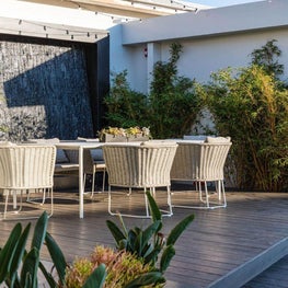 BEVERLY HILLS BACHELOR PAD