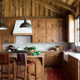 Rustic Montana Retreat - Kitchen