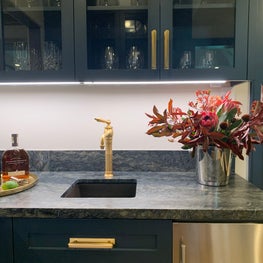 Portfolio: Traditional Bar