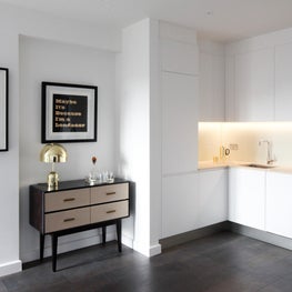 Open plan living / kitchen space in central London showflat 