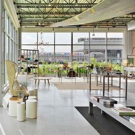 Louis,Boston Fan Pier store